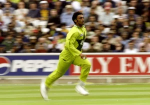 shoaib akhtar bowling